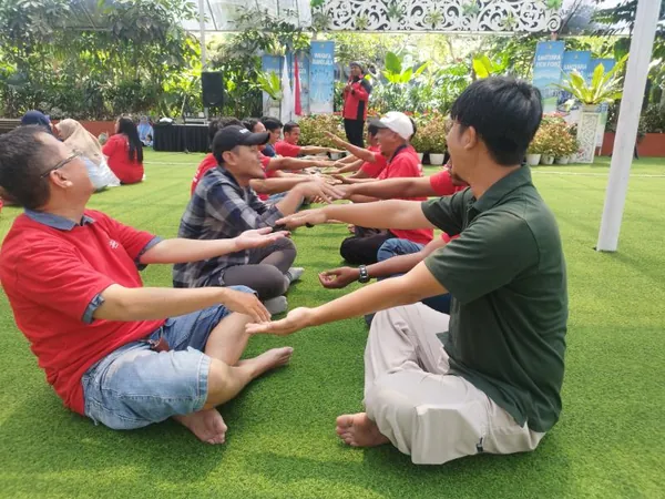 Warna-warni taman bunga mancanegara yang memanjakan mata seluruh anggota keluarga