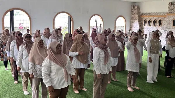 Taman bunga yang tertata rapi: Pemandangan menyegarkan di kawasan Pujon Malang