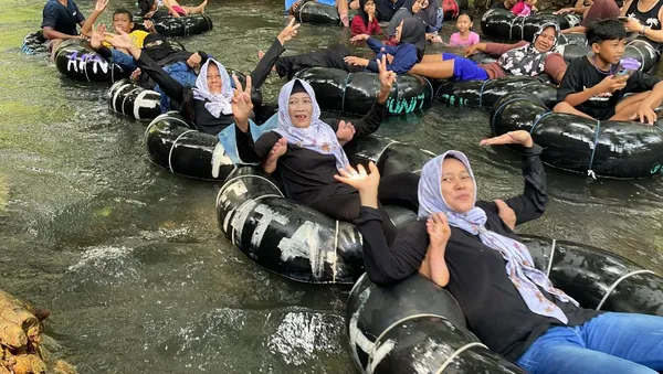 Eksplorasi air terjun mini (Grojokan): Spot foto favorit keluarga dengan latar air yang estetik