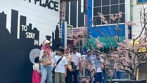 Keseruan sesi Fun Game keluarga: Mempererat kekompakan di area hijau San Terra