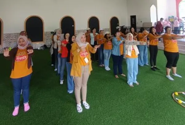 Pemandangan indah pegunungan Pujon sebagai latar belakang kegiatan outdoor gathering