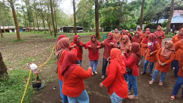 Aksi memacu adrenalin: Konvoi Jeep Off-road melintasi jalur menantang di Coban Talun