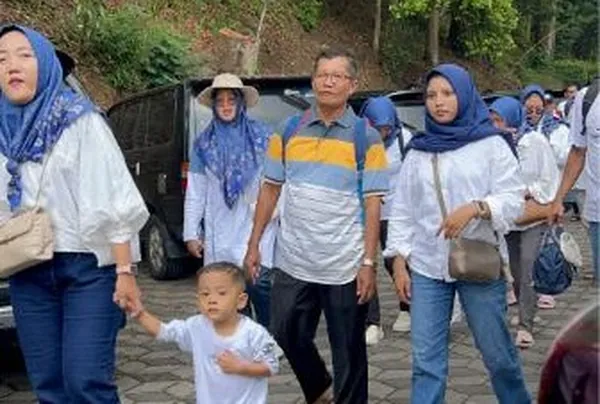 Eksplorasi Taman Rekreasi Selecta: Menikmati keindahan hamparan bunga warna-warni yang tertata rapi