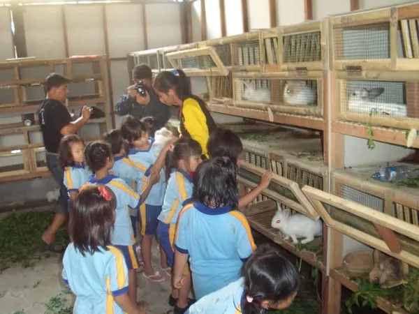 Siswa belajar proses produksi di zona entrepreneurship Kampung Kidz Kota Batu