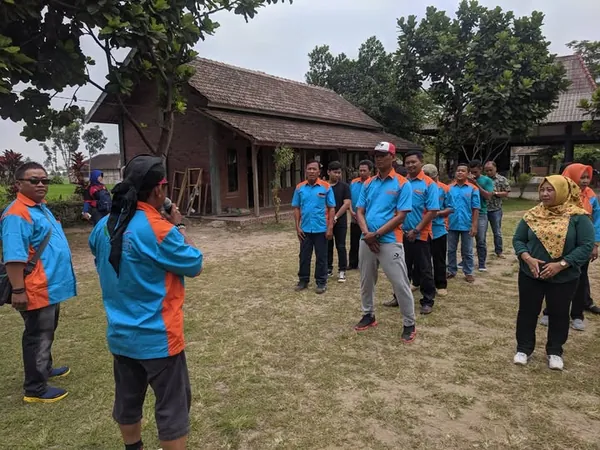 Keseruan rombongan menaklukkan jeram menantang di Kasembon Rafting Malang