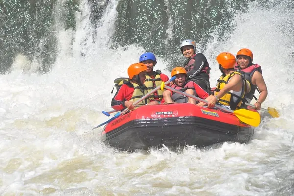 Paket Kasembon Rafting Nila Productions: Liburan ekstrem yang aman dan berkesan