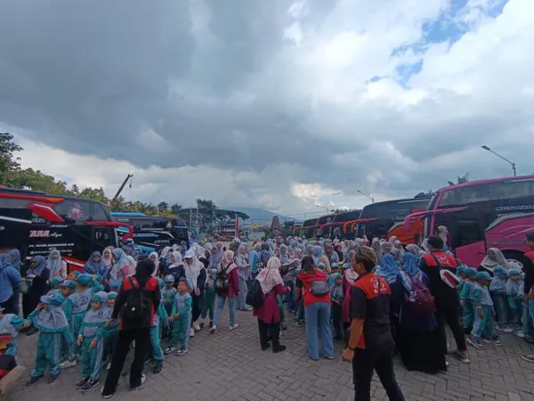 Momen liburan sekolah yang lengkap: Edukasi prasejarah dan wisata air dalam satu paket