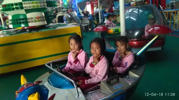 Edukasi satwa liar dan konservasi fauna di Maharani Zoo untuk rombongan sekolah