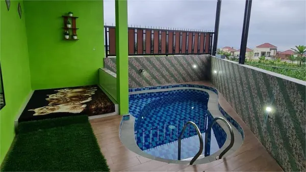 Area Parkir Luas Villa Nila